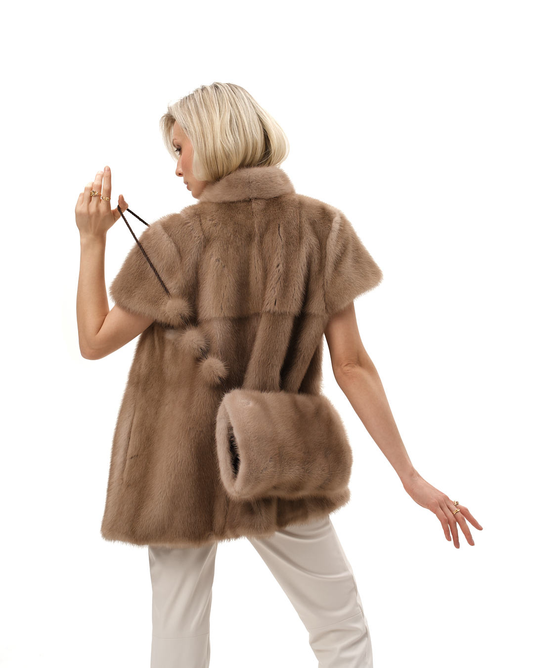 жилет из меха норки